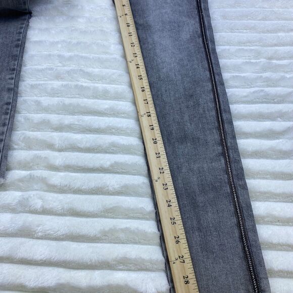 GUESS High-Waist Skinny Jeans Women’s Size 16 Gray Wash Distressed Hem Slim Fit - Picture 8 of 9